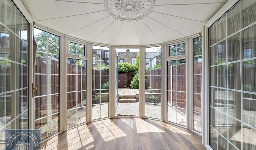 House Greenstone Mews in Greater London