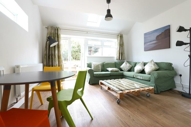 Room Shaw Street in Newcastle-under-Lyme