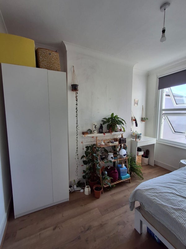House Roseberry Gardens in Greater London