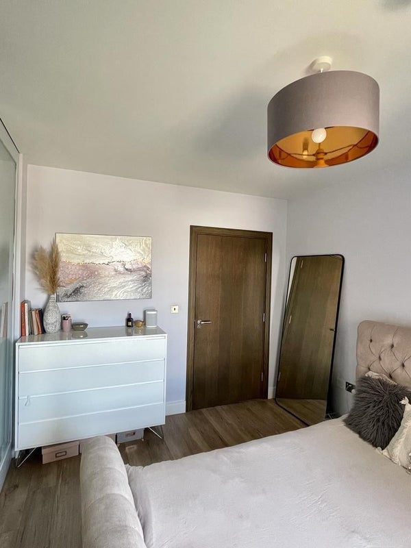 Room Thurstan Street in Greater London