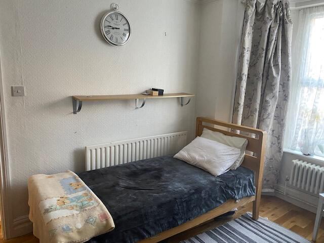 Room Crumpsall Street in Greater London