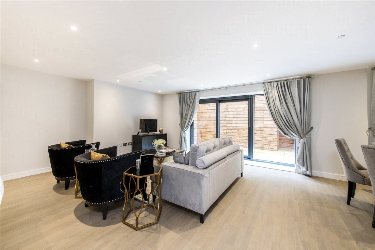 Flat Finchley Road in Greater London
