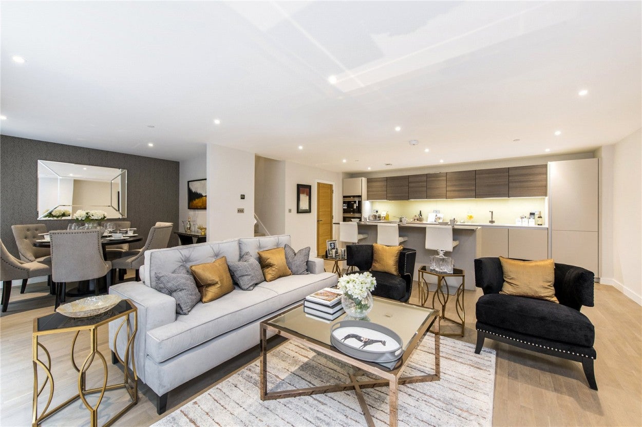 Flat Finchley Road in Greater London