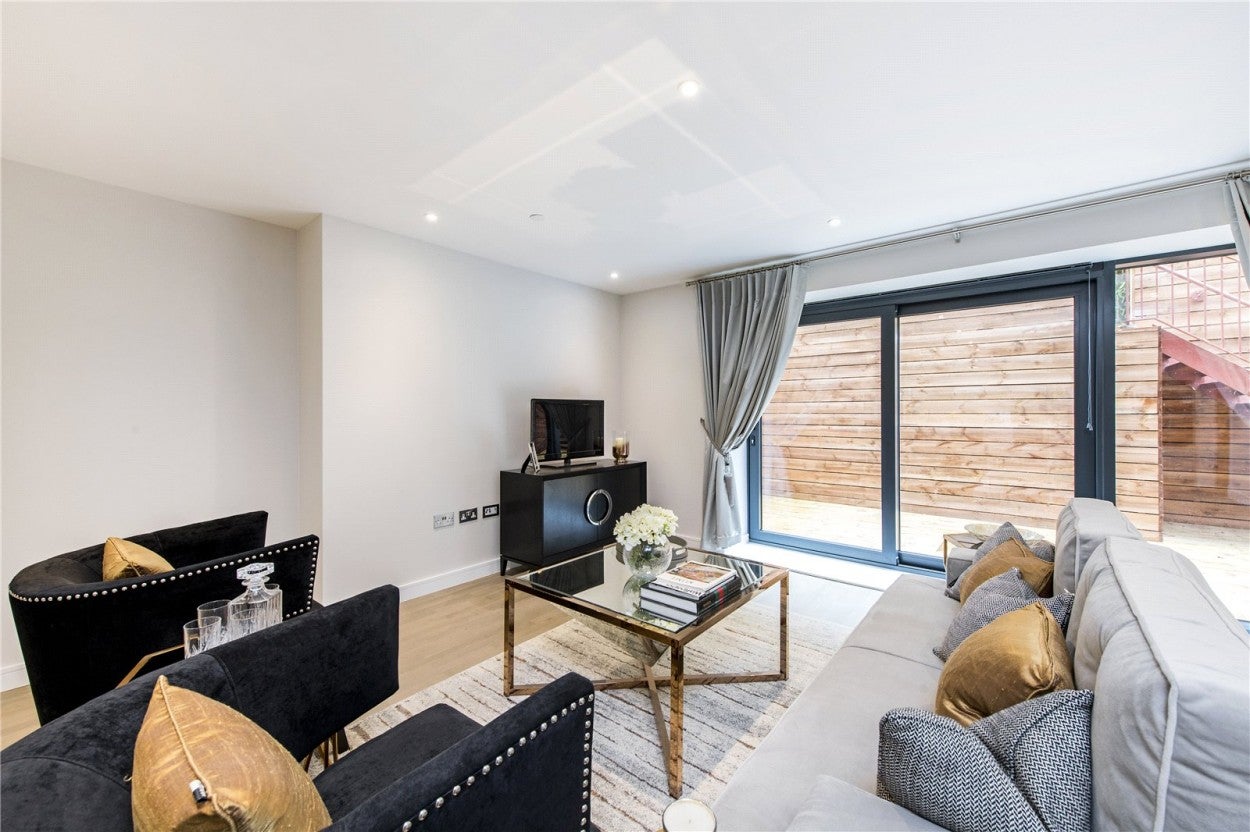 Flat Finchley Road in Greater London