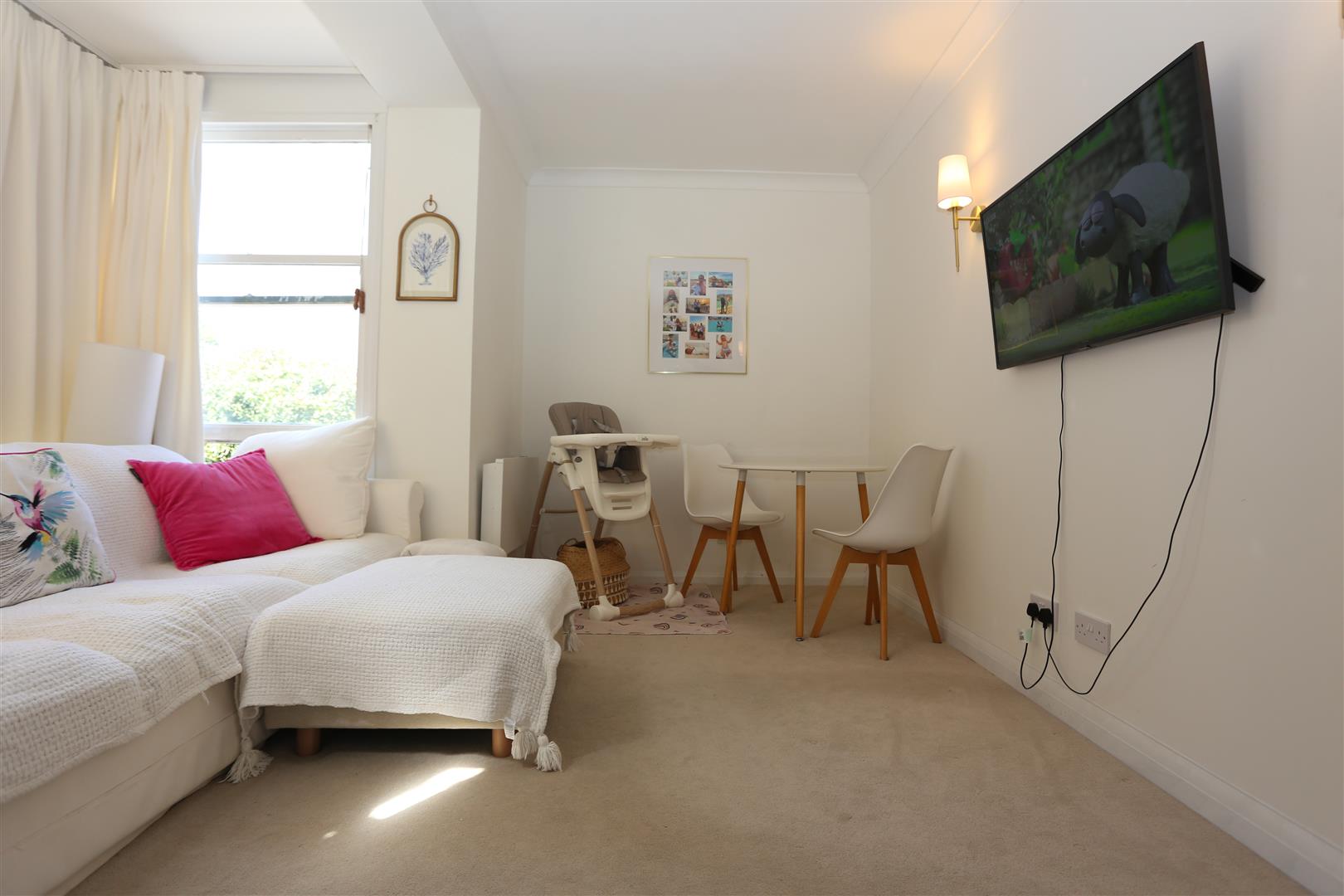 Flat Somerhill Road in Hove