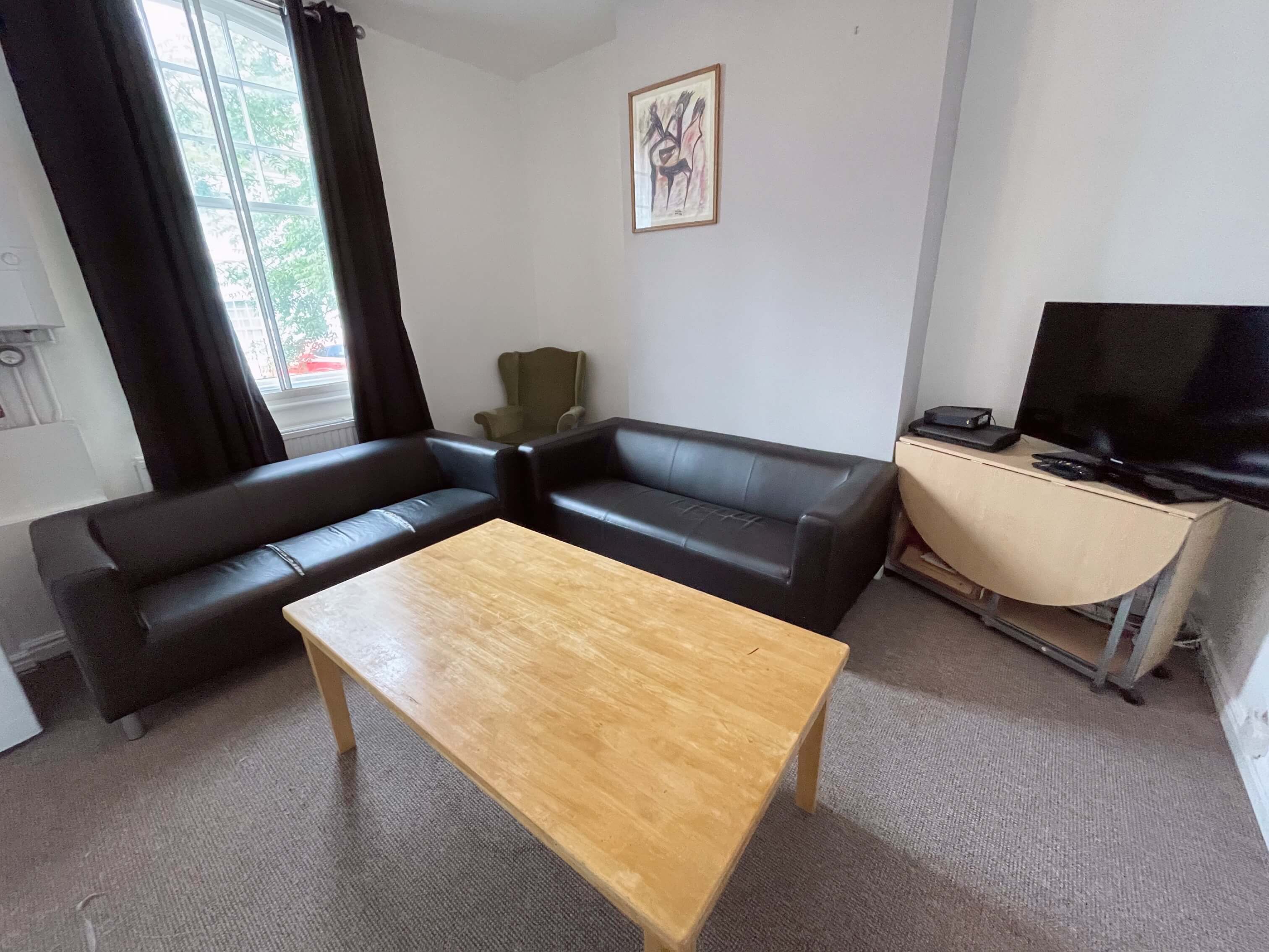 Room Looe Street in Plymouth