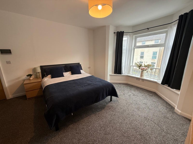 Room West Hill Drive in Mansfield Woodhouse
