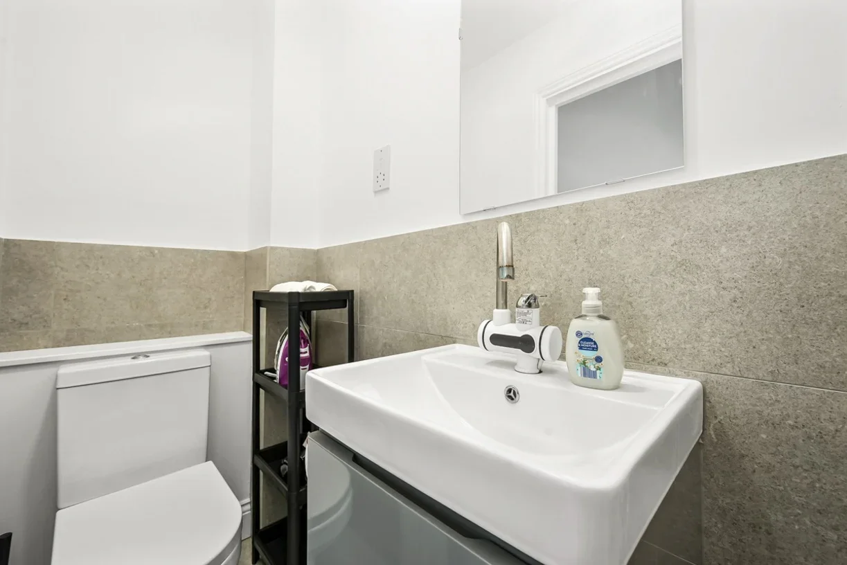 Room Camille Close in Greater London