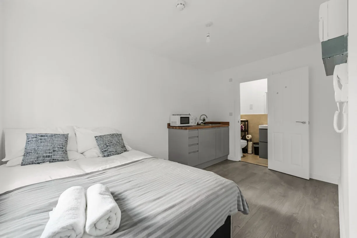 Room Camille Close in Greater London