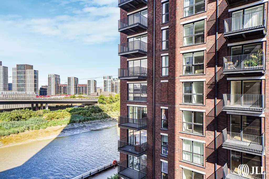 Flat Hercules Slip in Greater London