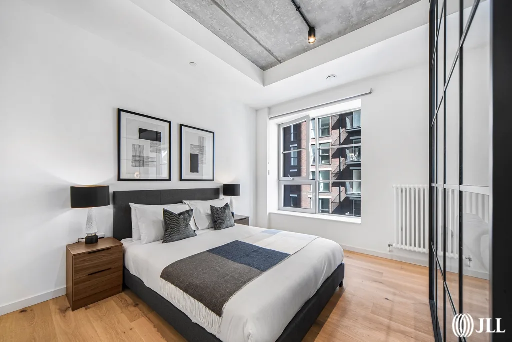 Flat Hercules Slip in Greater London
