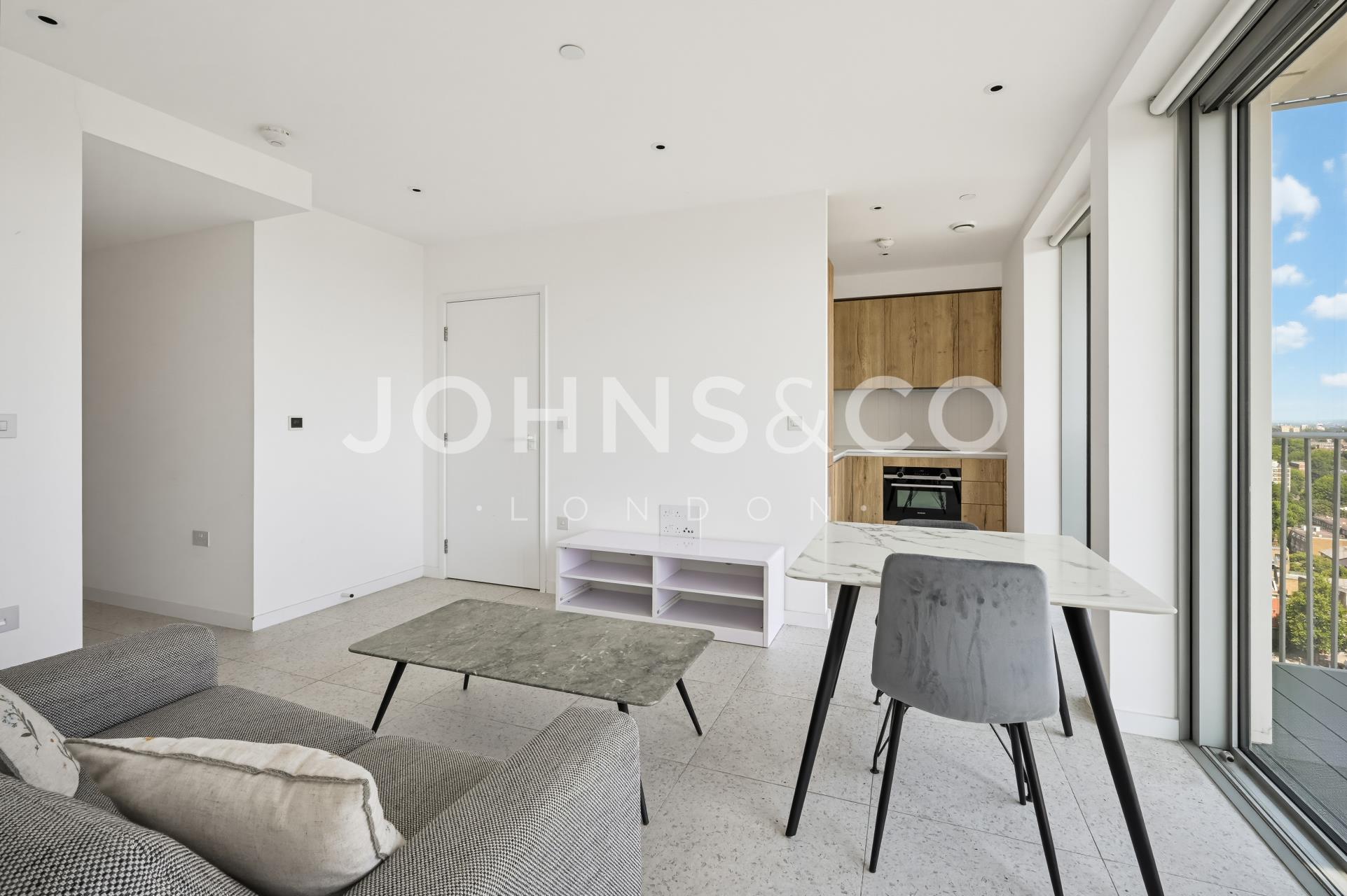Flat Raven Row in Greater London