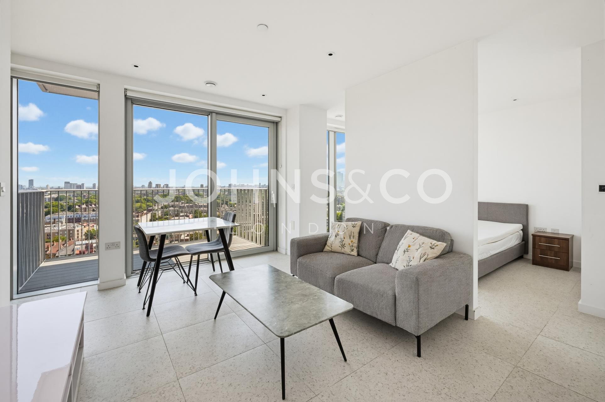 Flat Raven Row in Greater London