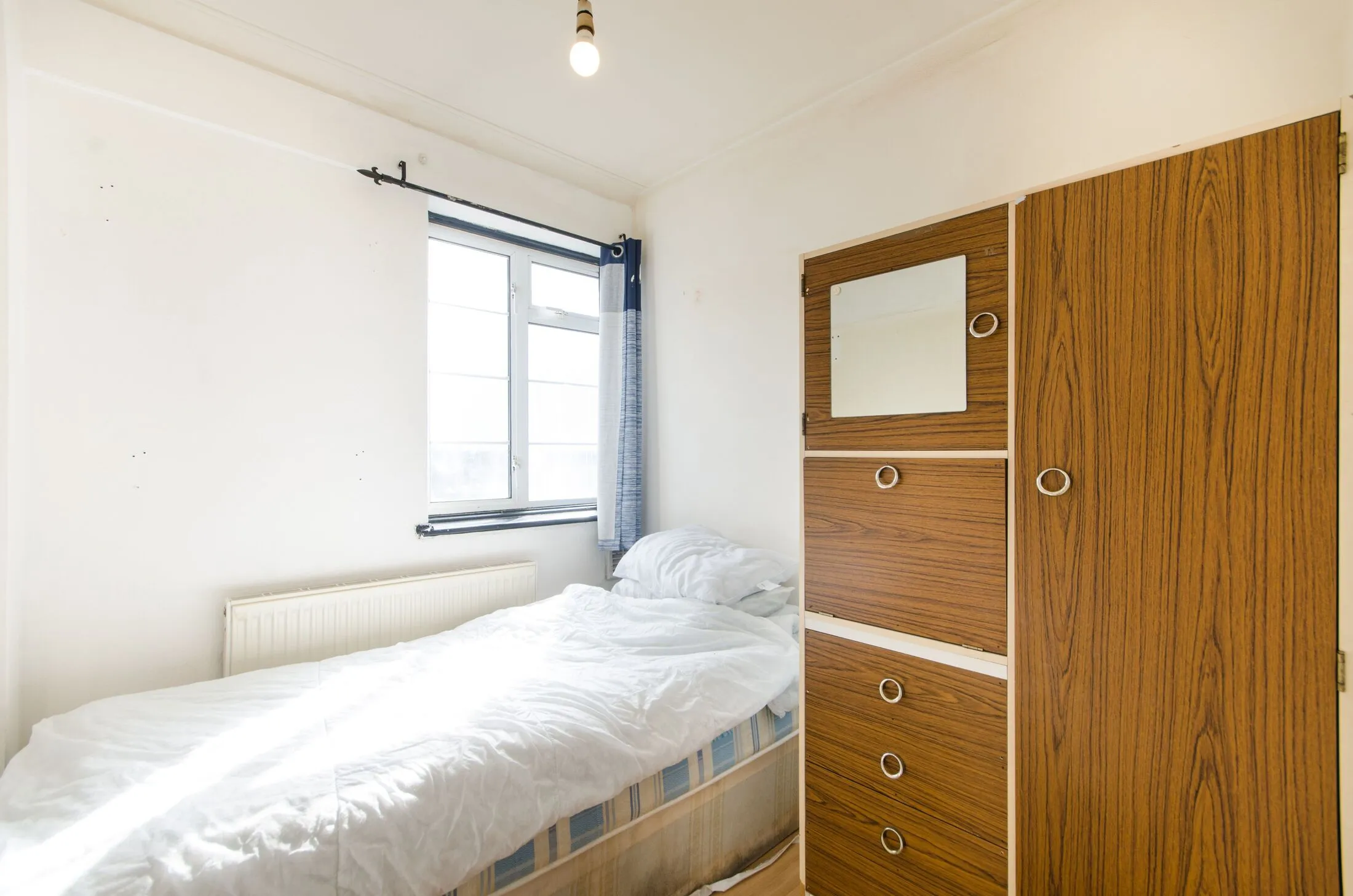 Flat Ashford Road in Greater London
