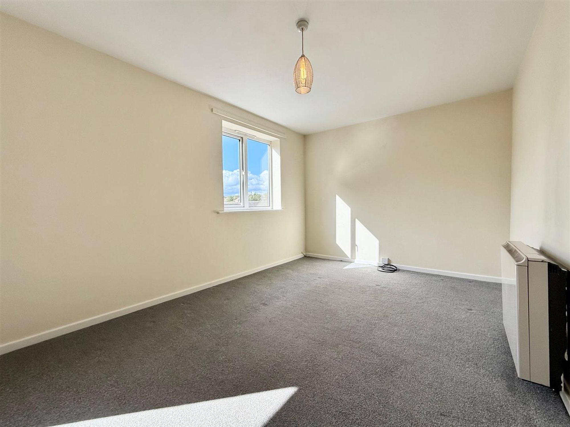 Flat Highfield Road in Chesterfield