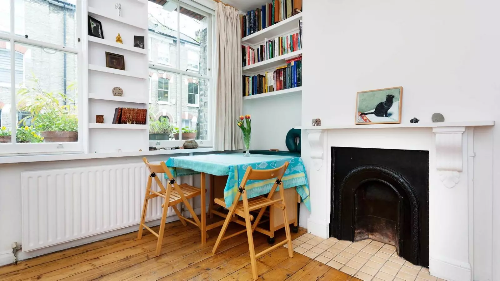 Flat Ebbisham Drive in Greater London
