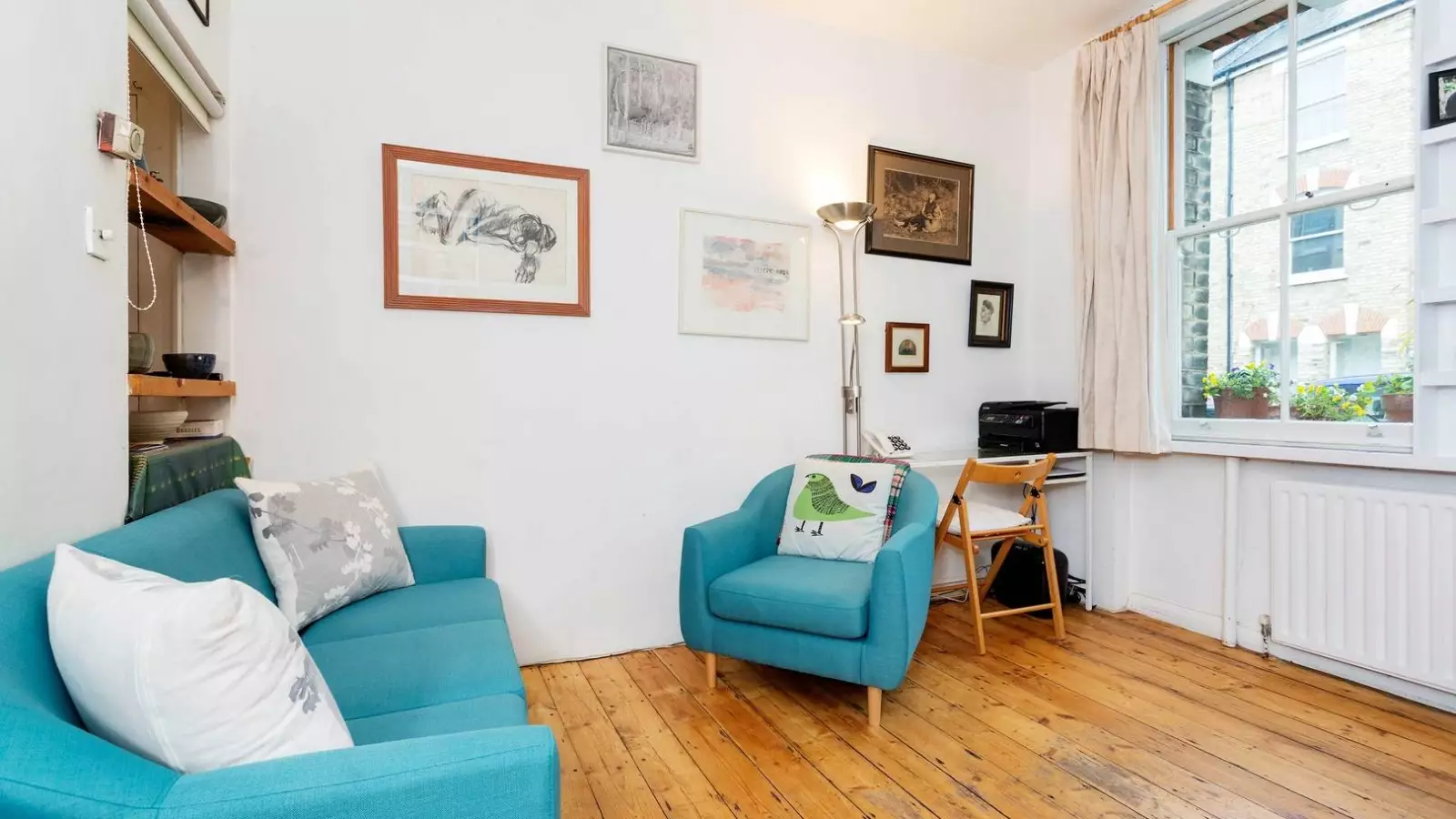 Flat Ebbisham Drive in Greater London