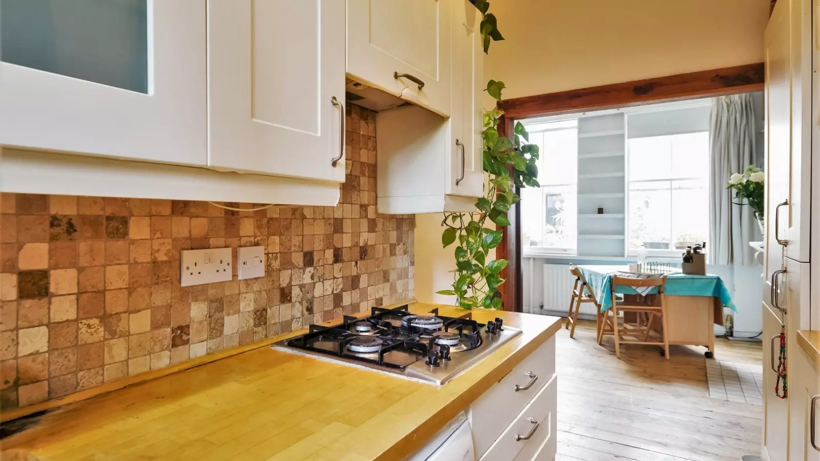 Flat Ebbisham Drive in Greater London