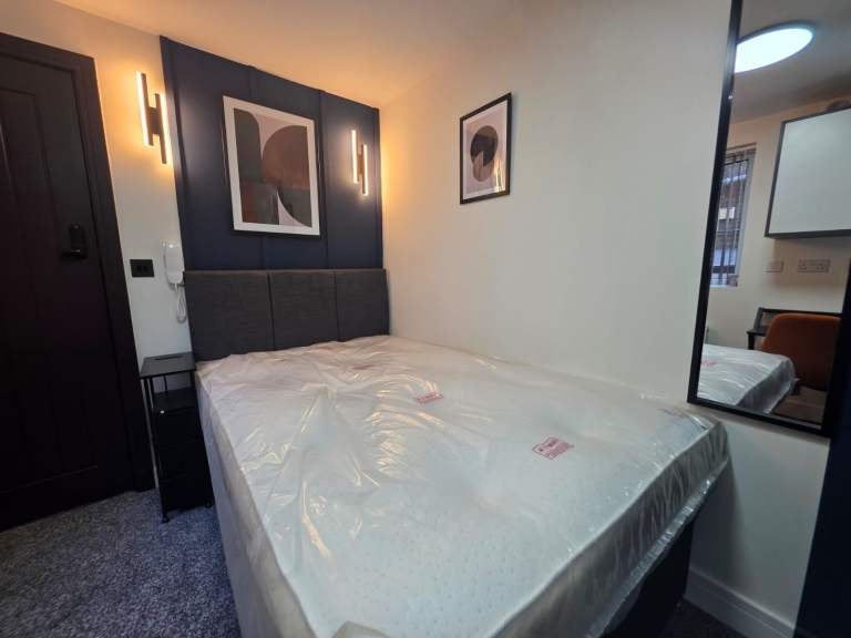 Room Hitchin Road in Luton