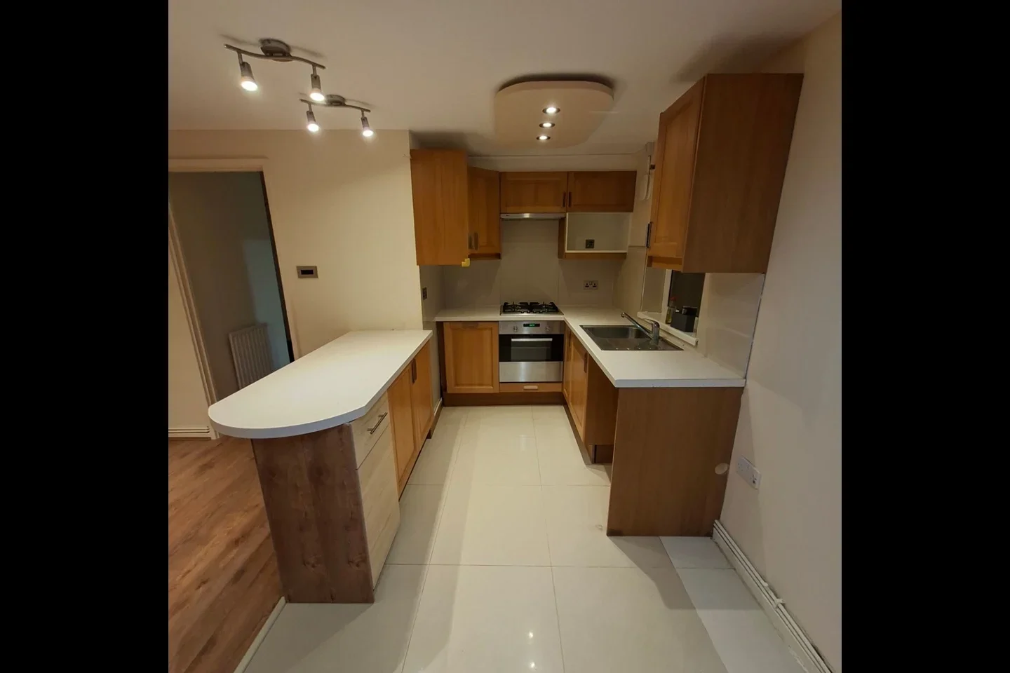 Flat Holtdale Place in Leeds