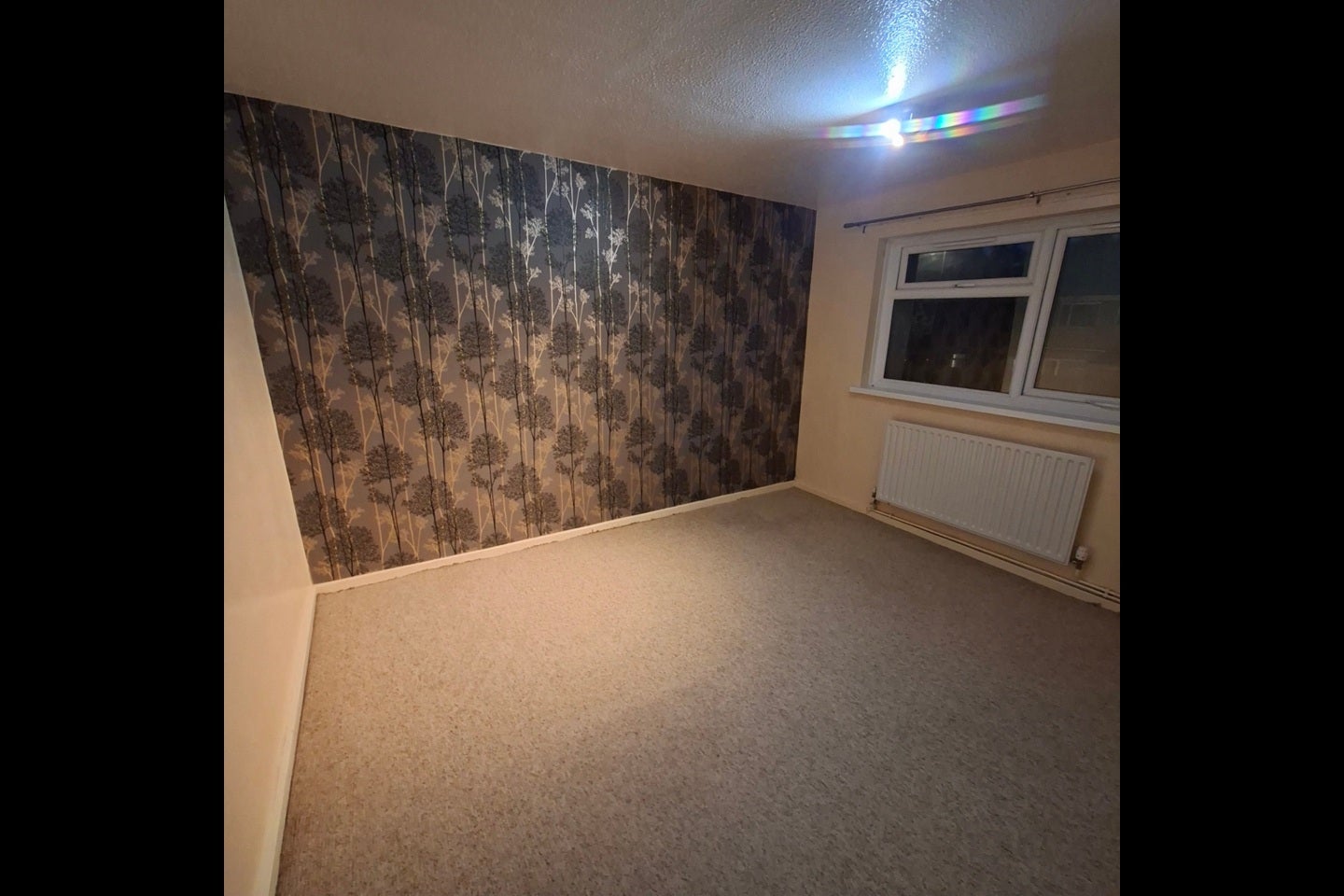 Flat Holtdale Place in Leeds