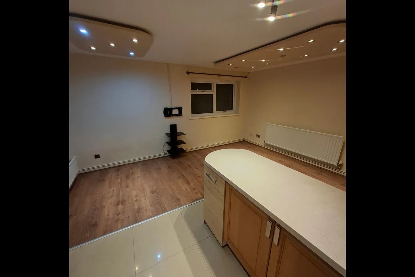 Flat Holtdale Place in Leeds