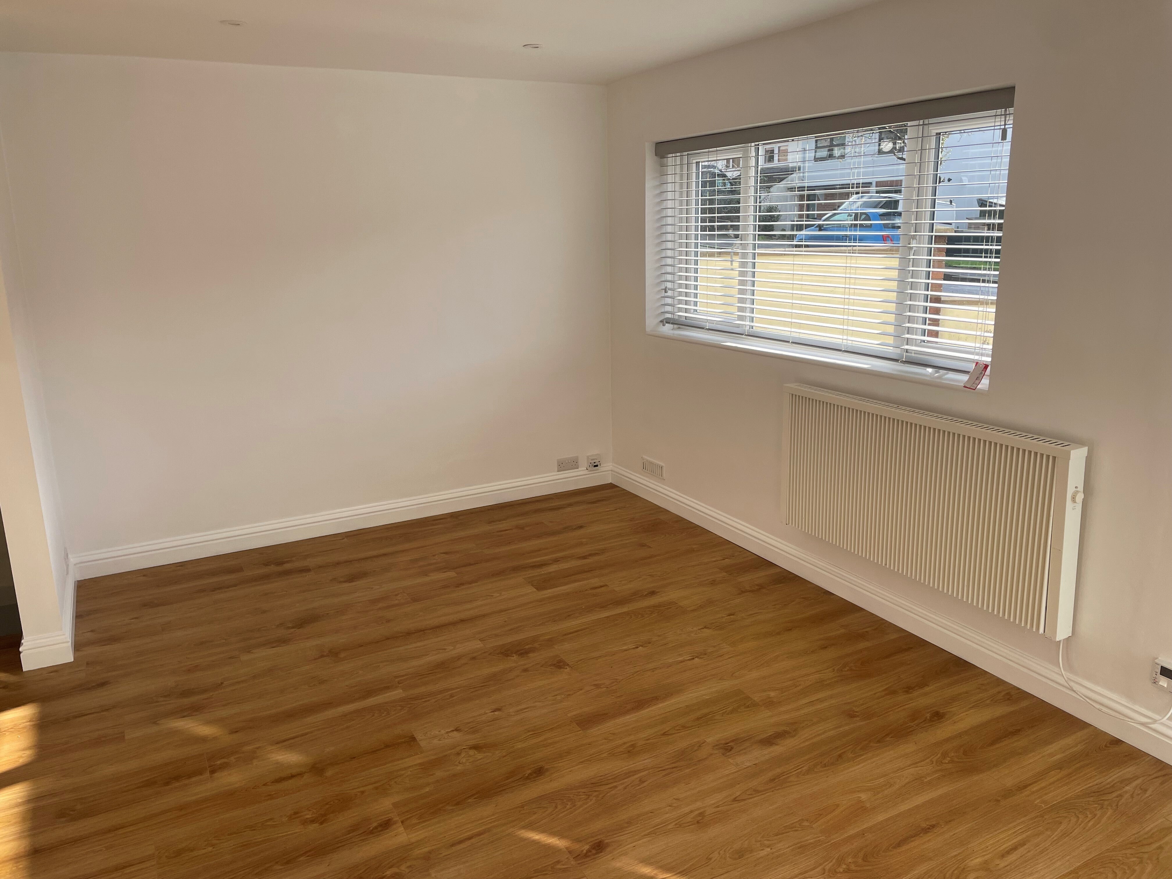 Flat Bekynton Avenue in Wells