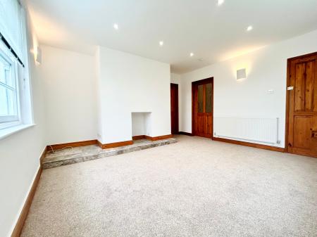 Flat Hales Road in Cheltenham