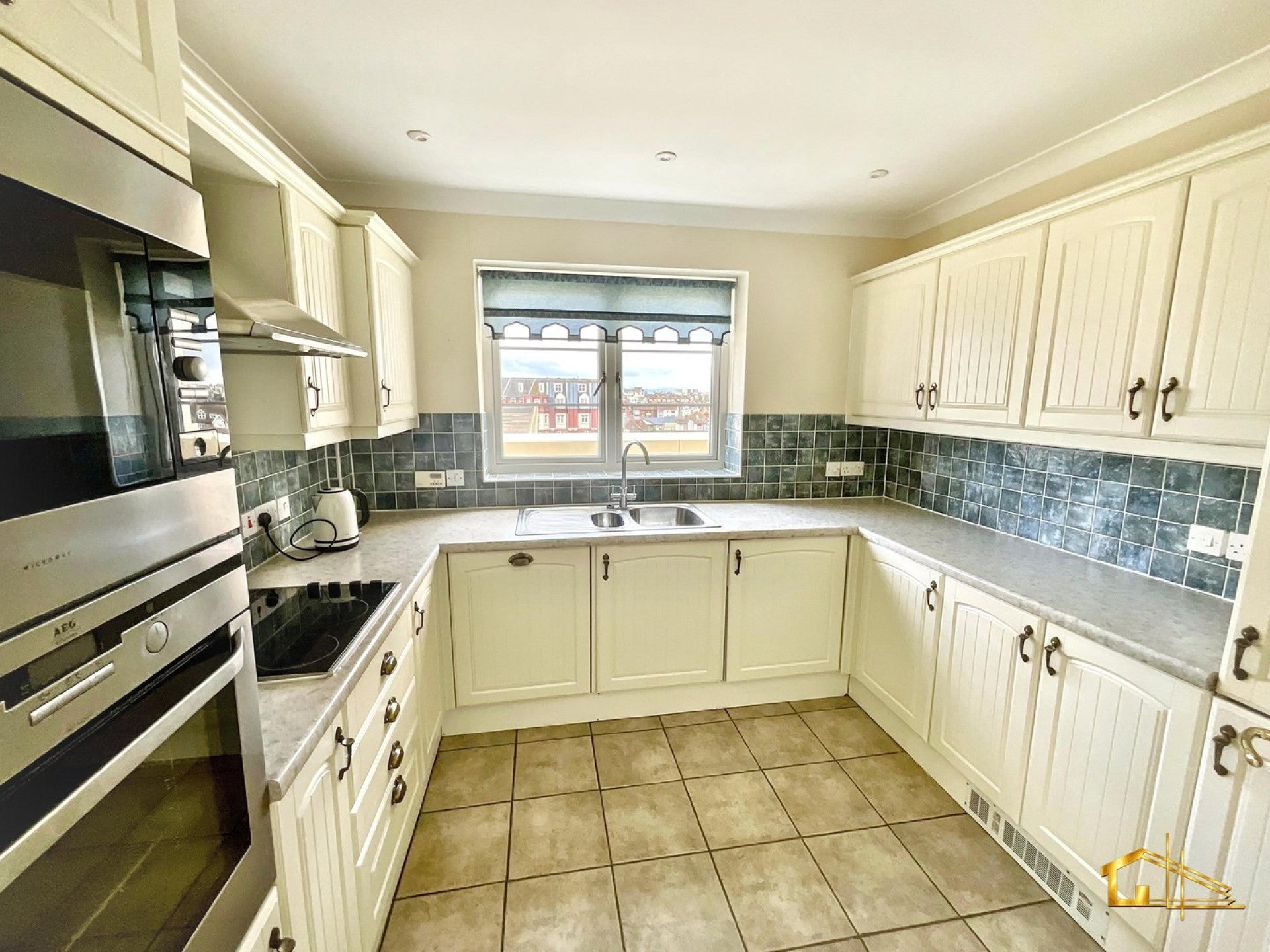 Flat Bedford Avenue in Rother