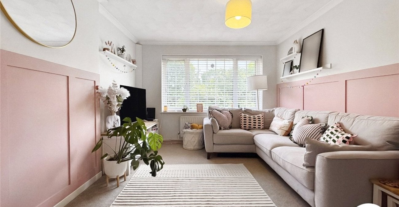 Flat Nursery Close in Swanley