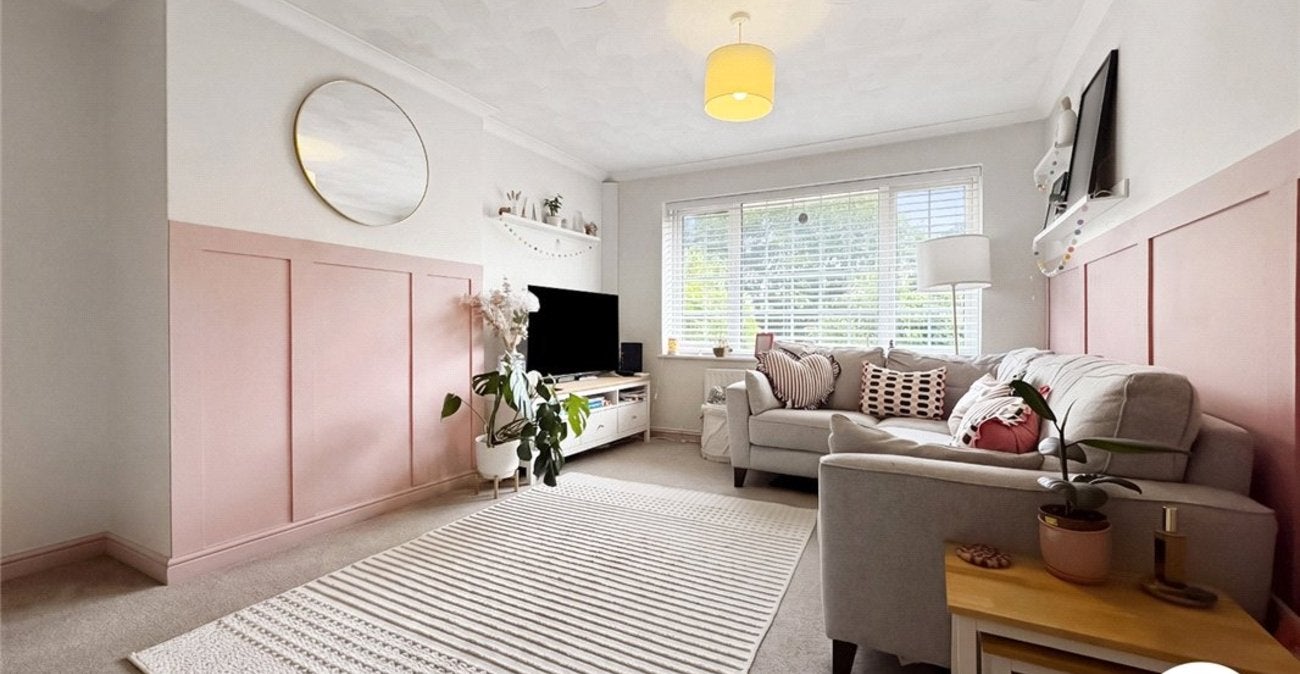 Flat Nursery Close in Swanley