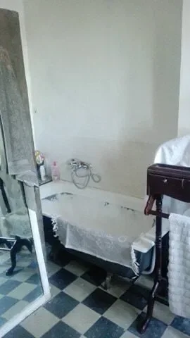 Room Chemin de Trepeloup in Alès