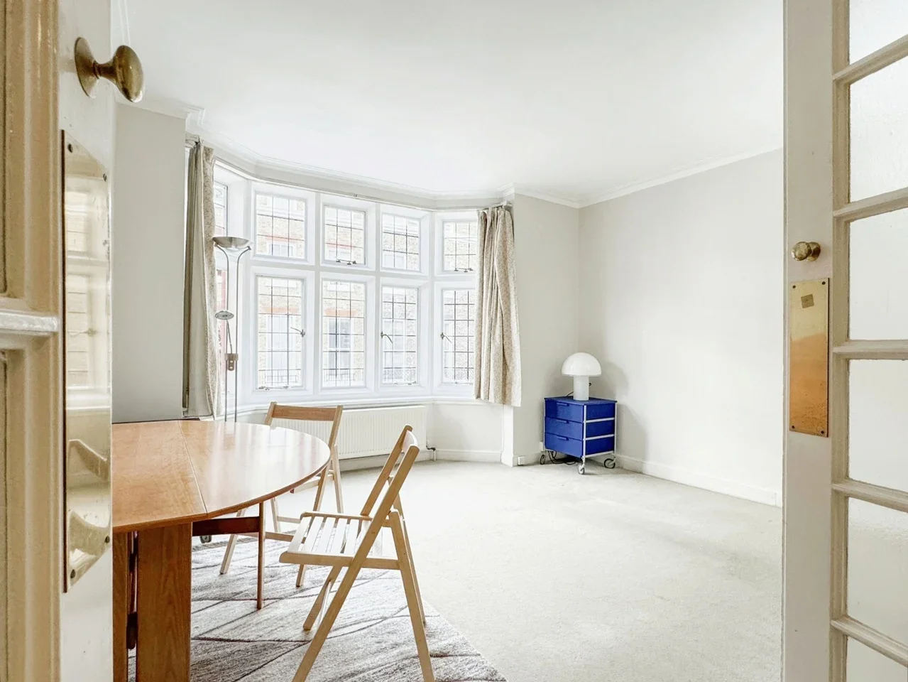 Flat Queen Square in Greater London