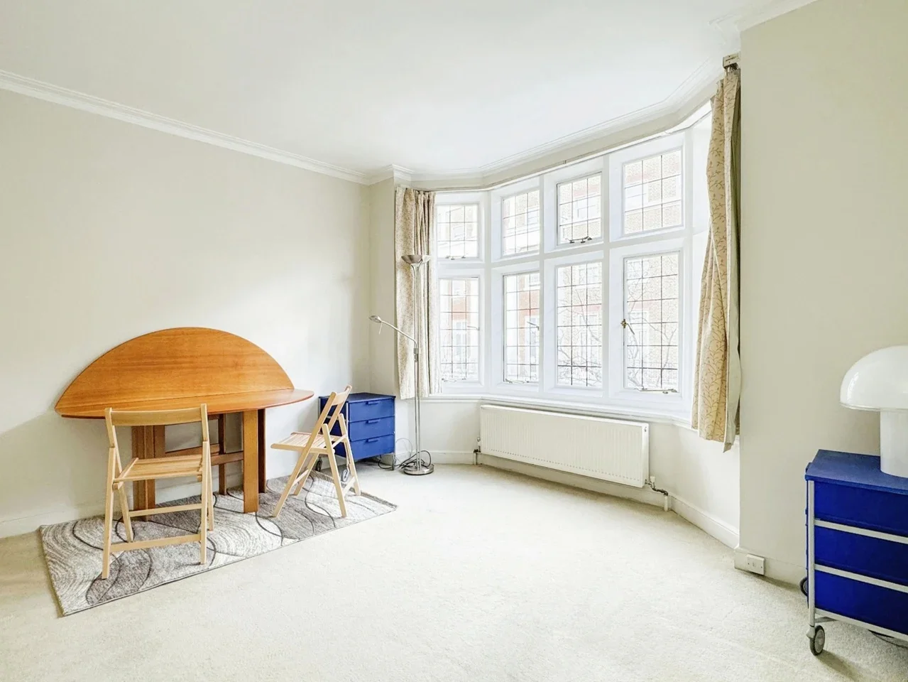 Flat Queen Square in Greater London