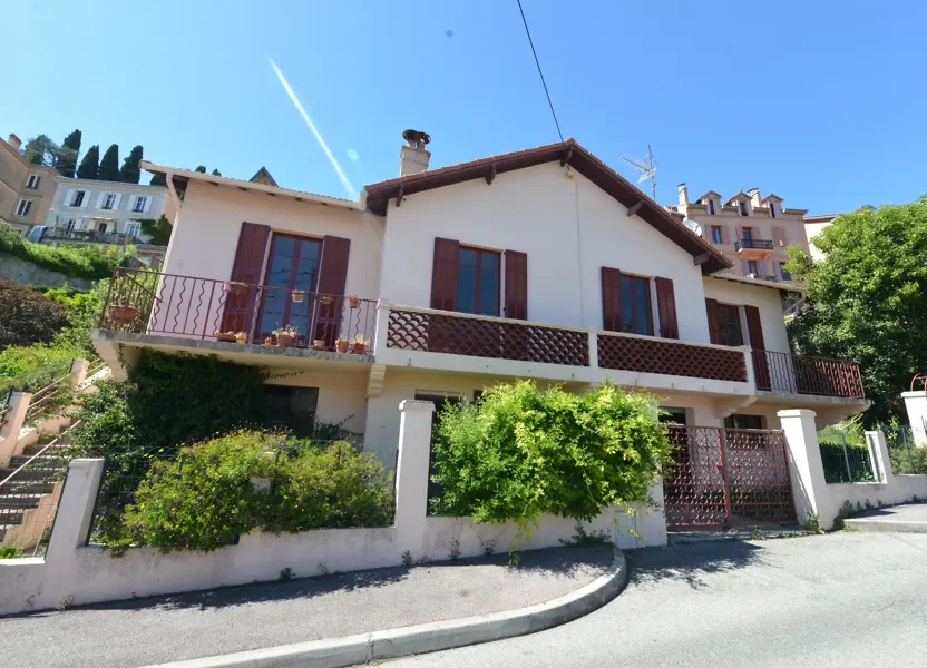 House Boulevard Antoine Maure in Grasse