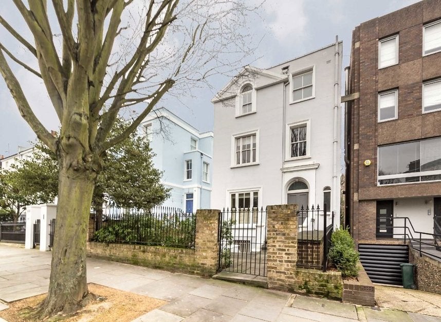 Flat Clarendon Road in Greater London