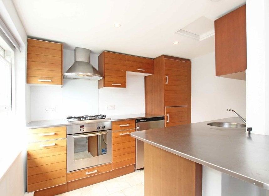Flat Clarendon Road in Greater London