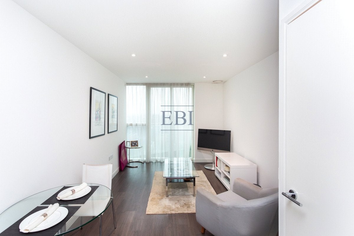 Flat Saffron Square in Greater London