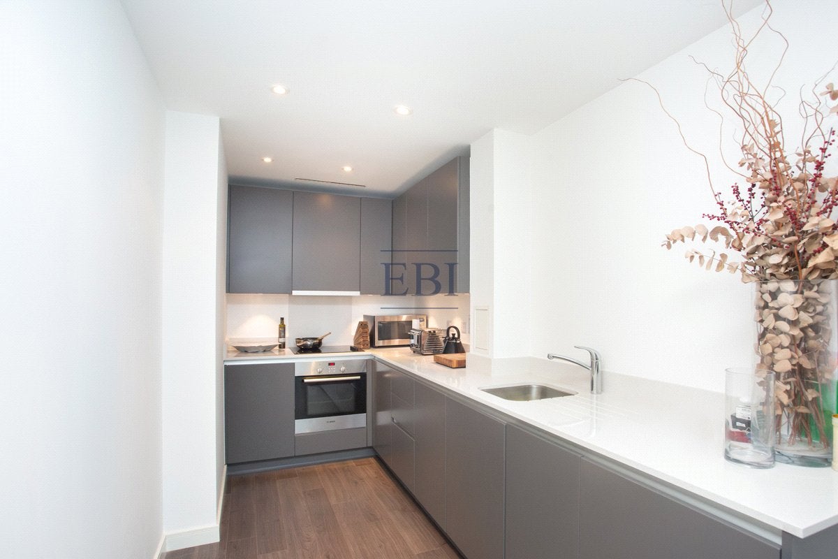 Flat Saffron Square in Greater London
