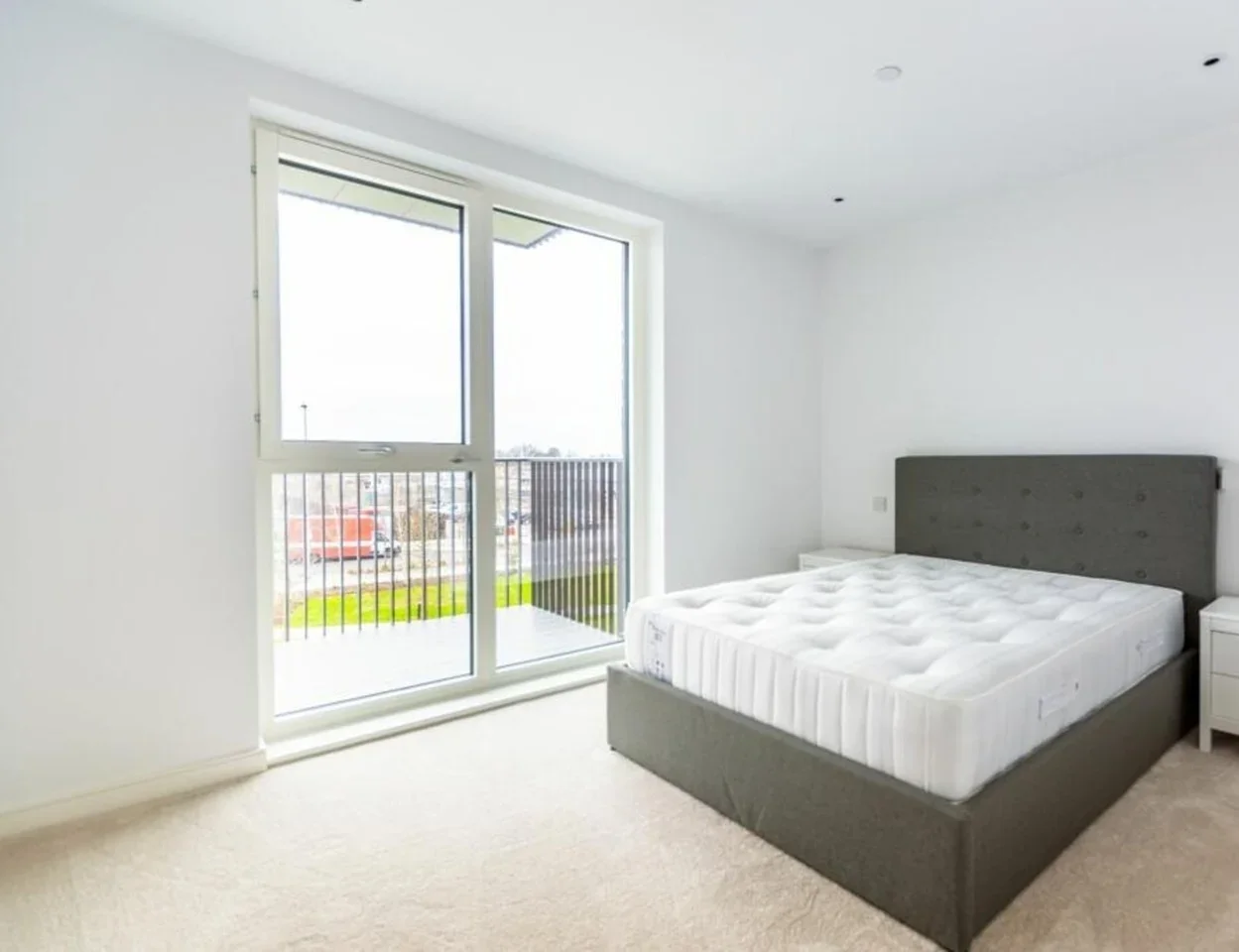 Flat Greenleaf Walk in Greater London