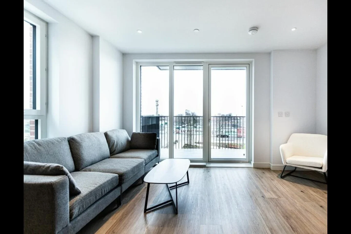 Flat Greenleaf Walk in Greater London
