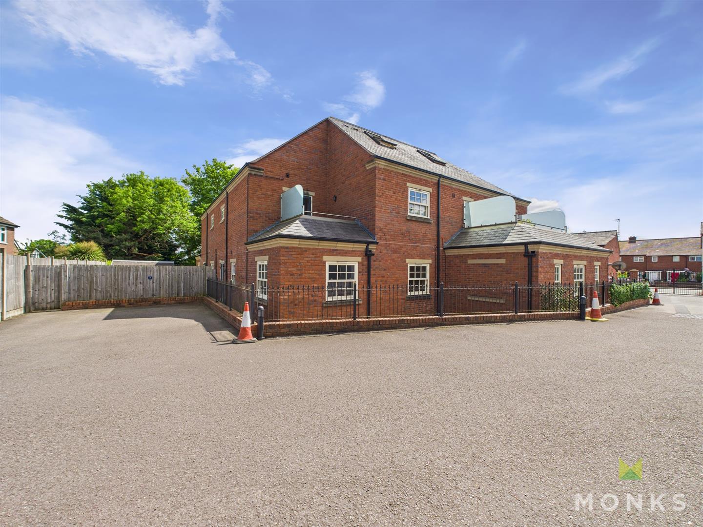 Flat Copthorne Road in Shrewsbury