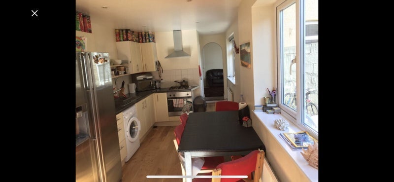 Room Kingsdown Road in Greater London