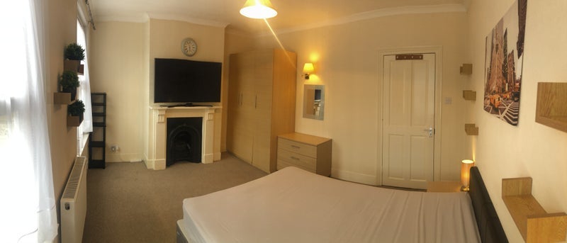Room Kingsdown Road in Greater London