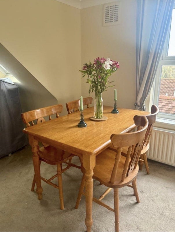Room Staverton Road in Greater London