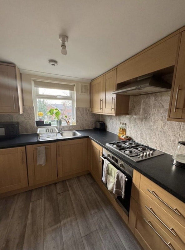 Room Staverton Road in Greater London
