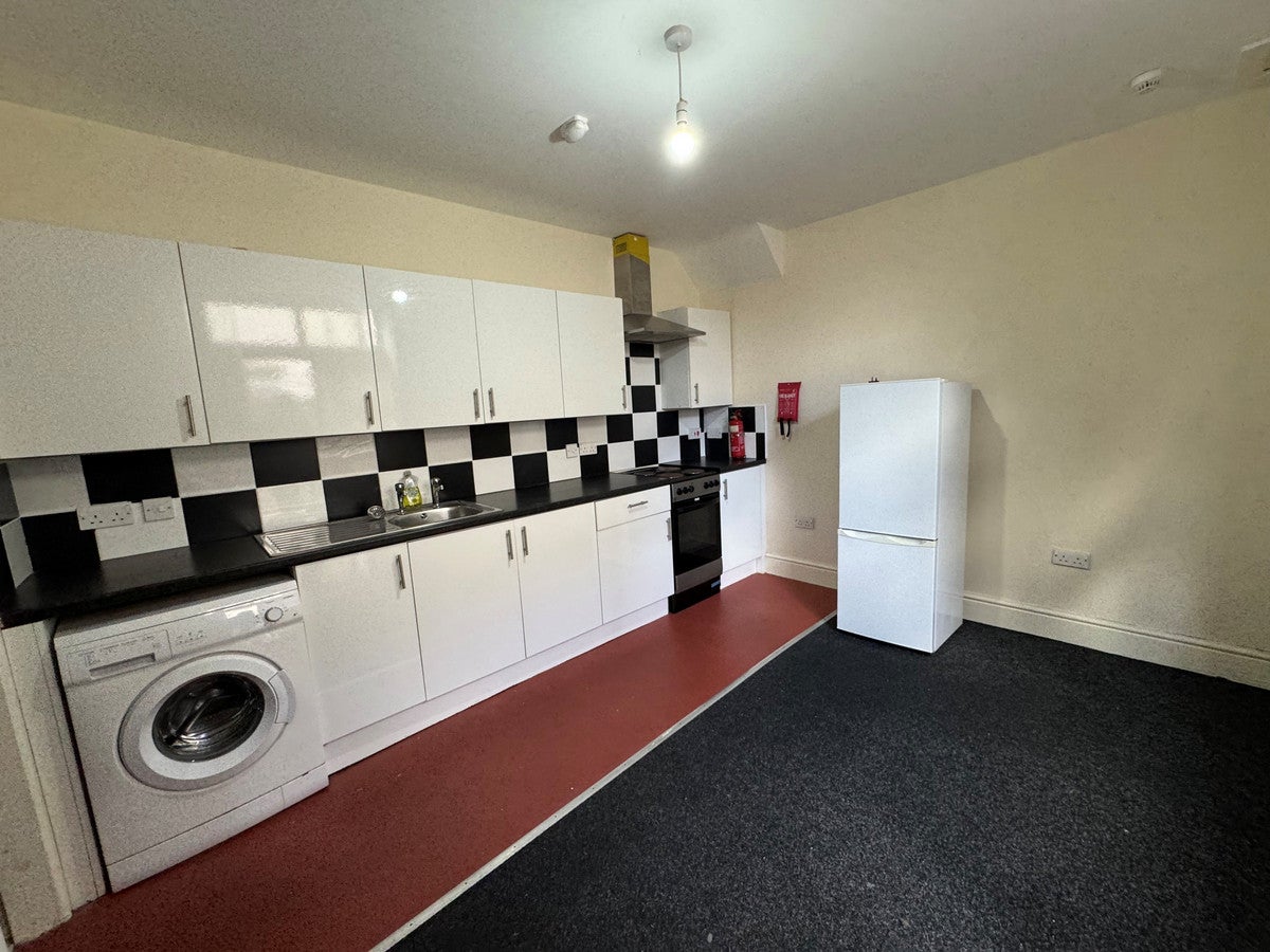 Flat Saint Albans Road in Bristol