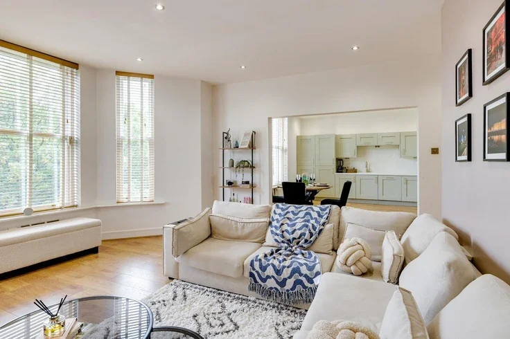 Flat Bramhall Road in Crosby