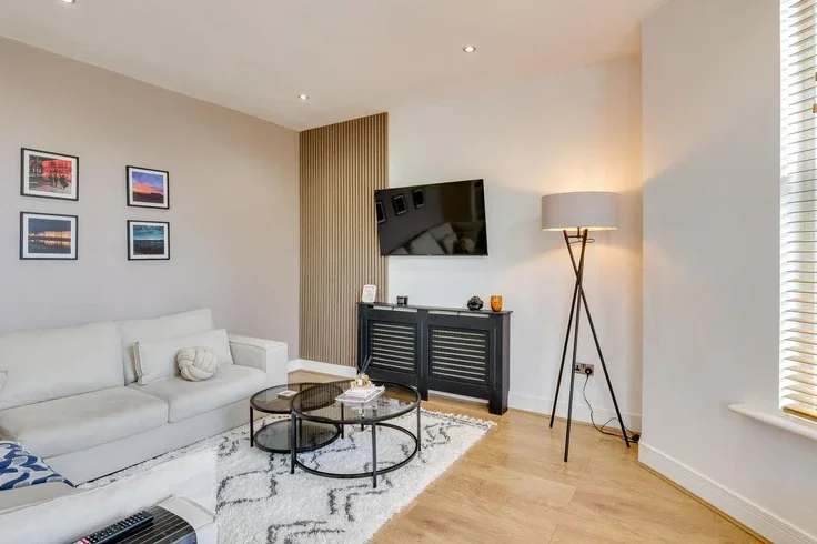 Flat Bramhall Road in Crosby