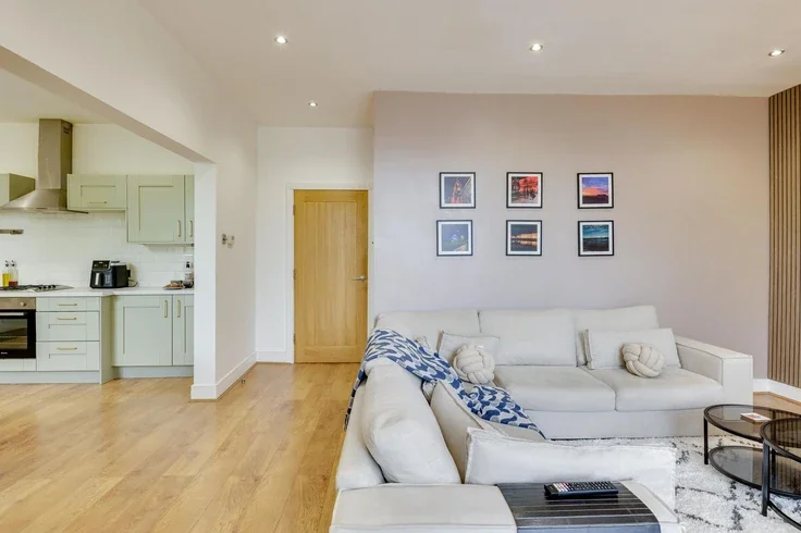 Flat Bramhall Road in Crosby